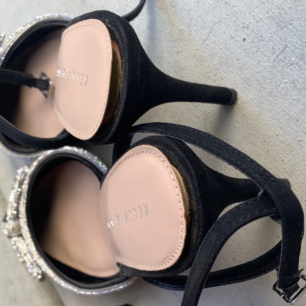 Kelly & Katie Black Heels with Silver Bow - Picture 2 of 4